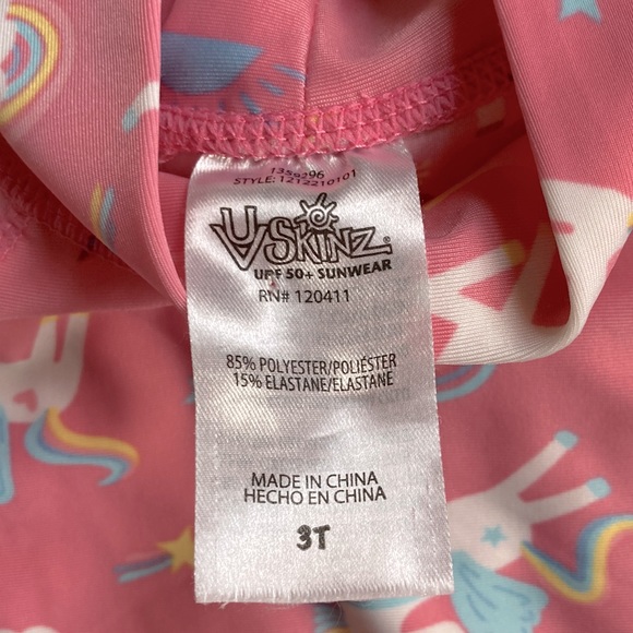 2 pc Skinz UV 50 unicorn rash guard and reversible bucket hat - Picture 4 of 9